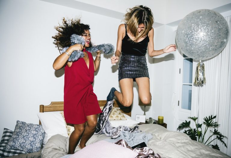 5 IDEAL PARTY SEASON HANGOVER CURES