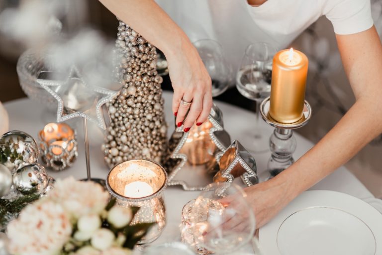 5 IDEAL ELEMENTS TO A CRACKING CHRISTMAS PARTY