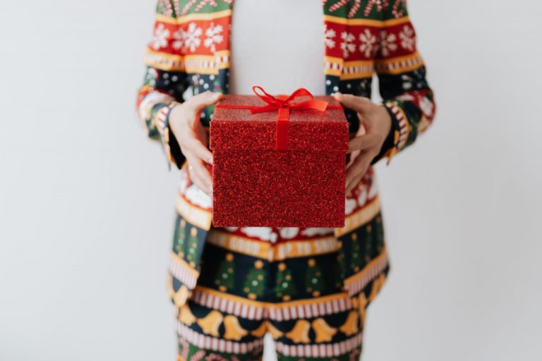 5 IDEAL CHRISTMAS GIFT IDEAS FROM SUSTAINABLE CLOTHING BRANDS