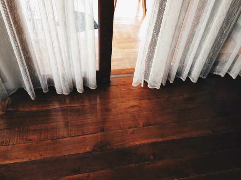 5 IDEAL CONSIDERATIONS WHEN CHOOSING WOODEN FLOORING FOR YOUR HOME 