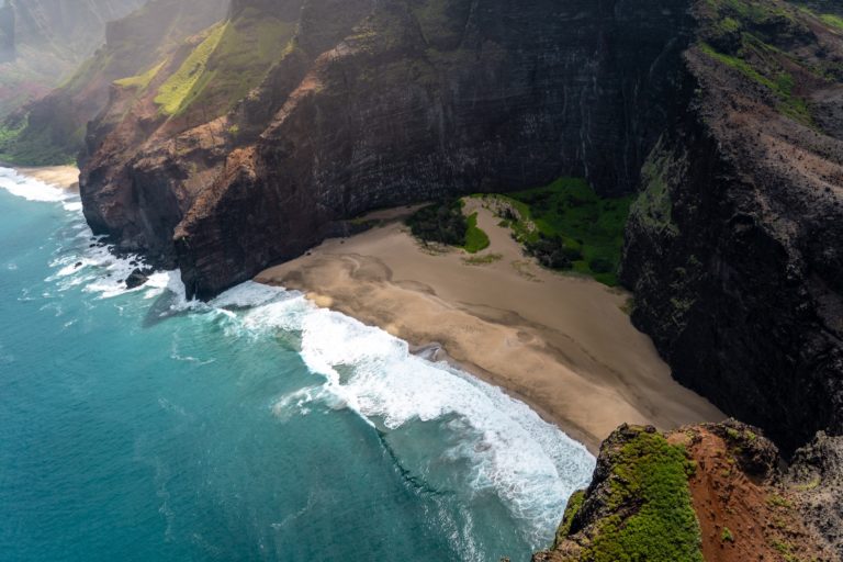 THE IDEAL GUIDE TO TRAVEL OPTIONS ON THE NA PALI COAST OF KAUAI, HAWAII