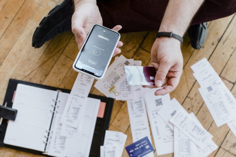 5 IDEAL STEPS TO REGAINING CONTROL OF YOUR FINANCES AFTER CHRISTMAS