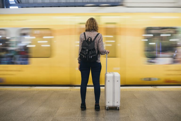 8 IDEAL WAYS TO SAVE SPACE IN YOUR SUITCASE WHEN TRAVELLING