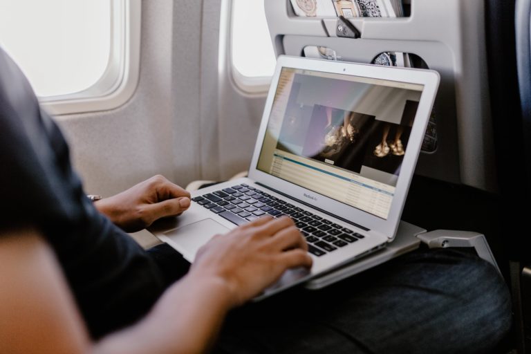 AN IDEAL GUIDE TO TRAVELLING MORE (EVEN WITH A HECTIC JOB)