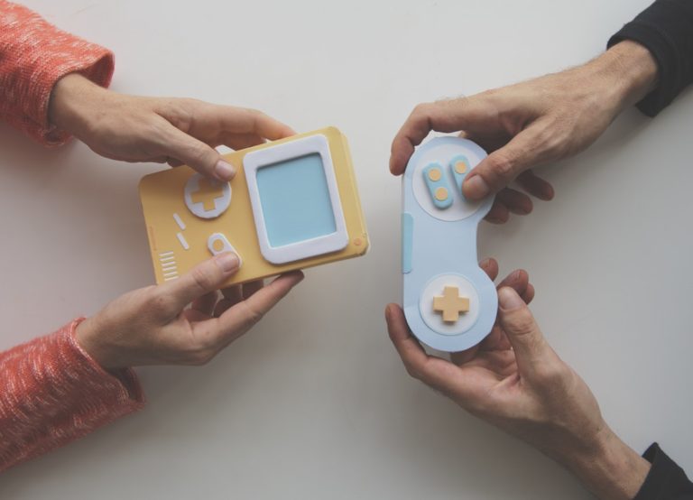 4 IDEAL DATE NIGHT IDEAS FOR GAMING LOVERS