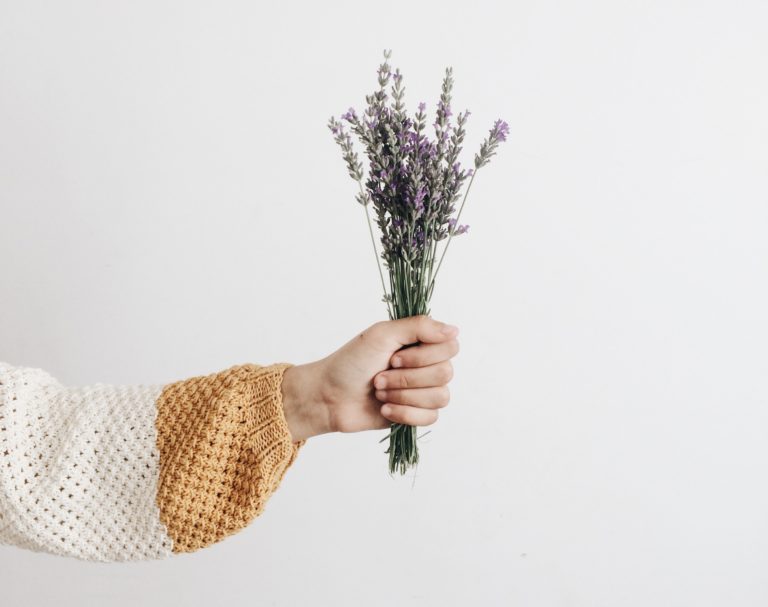 5 MOOD INFLUENCING SCENTS