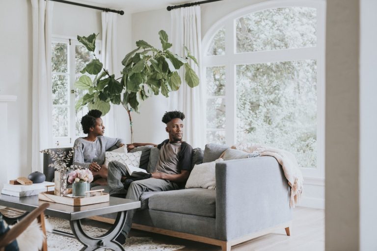 5 WAYS TO KEEP ENTERTAINED ONLINE FROM HOME FOR FREE