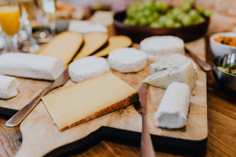 4 IDEAL TIPS FOR THE PERFECT AFTER DINNER CHEESE BOARD 