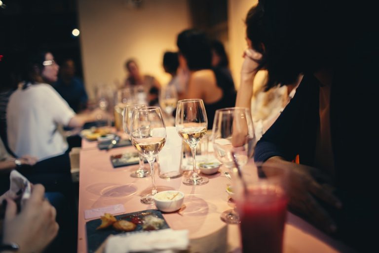 THE IDEAL BEGINNER’S GUIDE TO HOSTING YOUR FIRST POP-UP EVENT