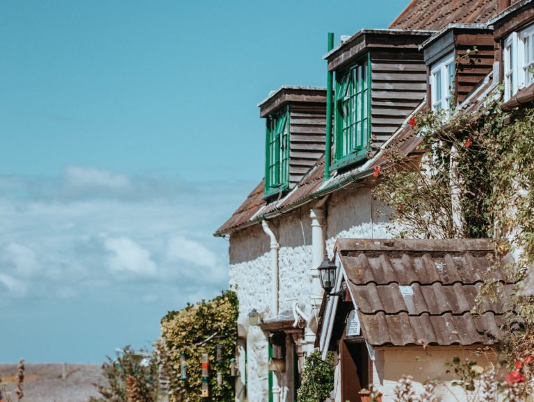 HOW MUCH DO I NEED TO EARN TO GET A MORTGAGE OF £250,000?