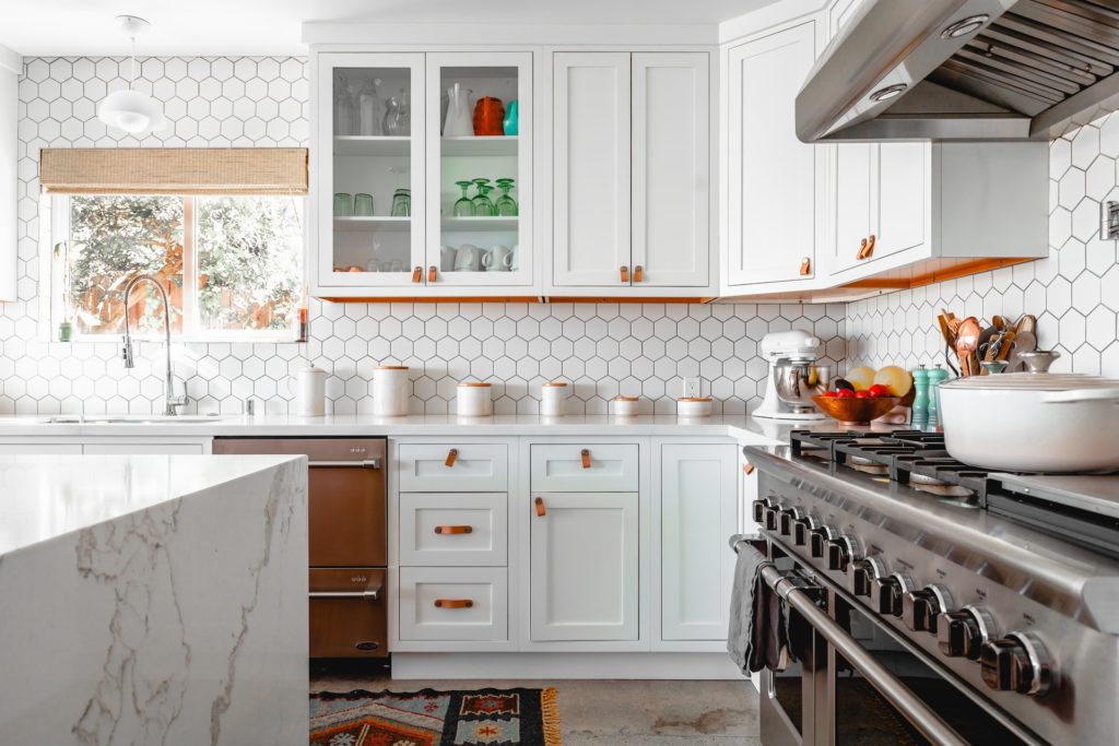 5 Tips For Maximising The Space & Sociability Of Your L-Shaped Kitchen -  Ideal Magazine