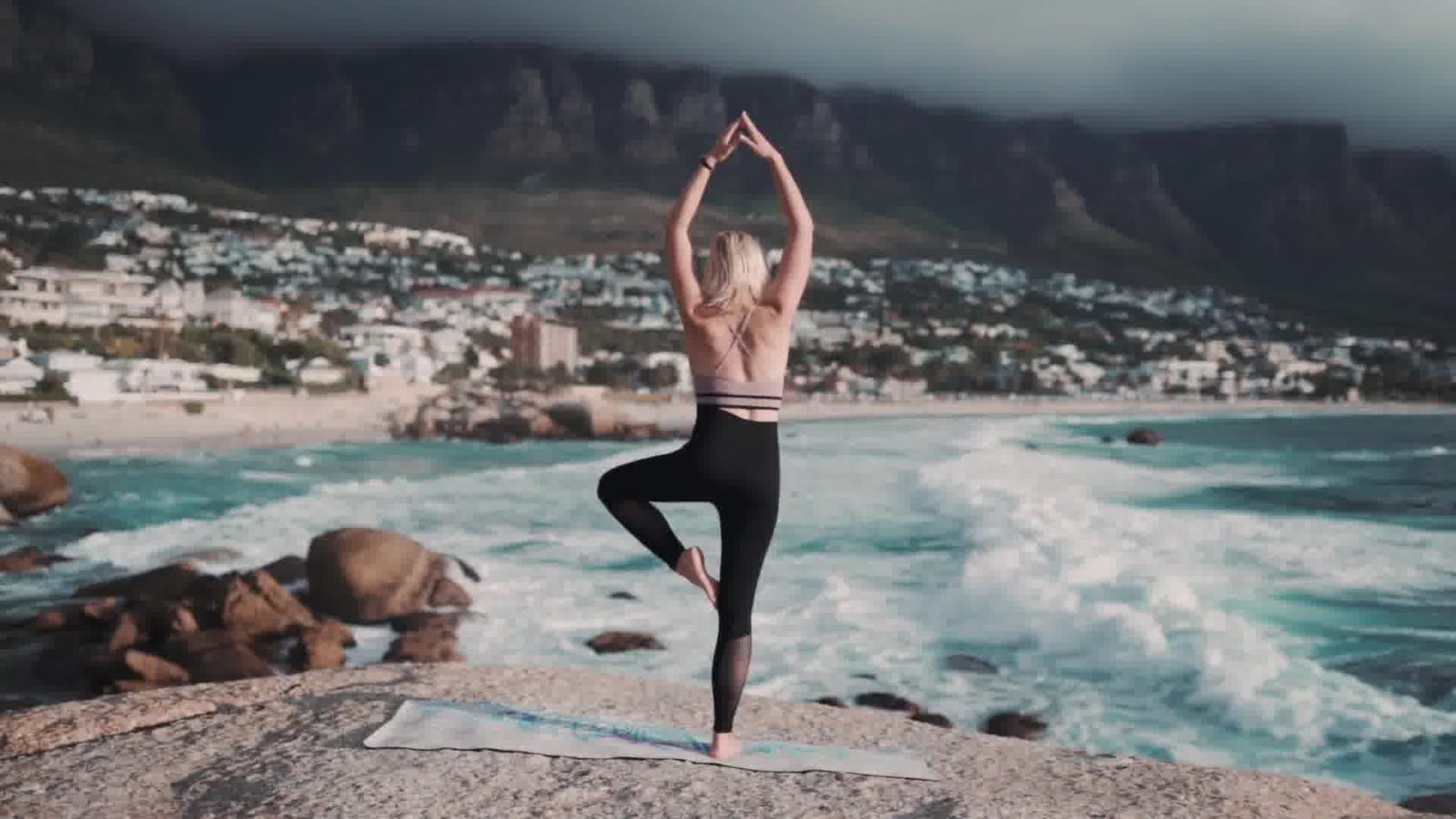 ezgifframe182 Ideal Magazine