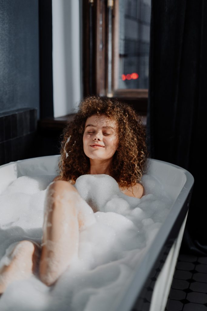 6 IDEAL WAYS TO HAVE THE BEST BATH EVER AT HOME  