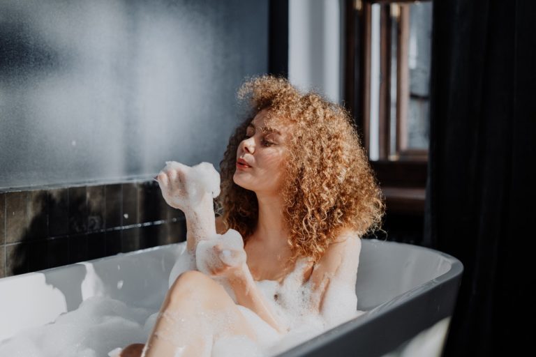 6 IDEAL WAYS TO HAVE THE BEST BATH EVER AT HOME