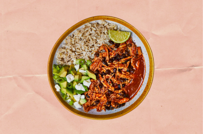 JOE WICK’S IDEAL RECIPE FOR SPICY CHICKEN CHILLI WITH FETA & AVOCADO (CARB REFUEL)