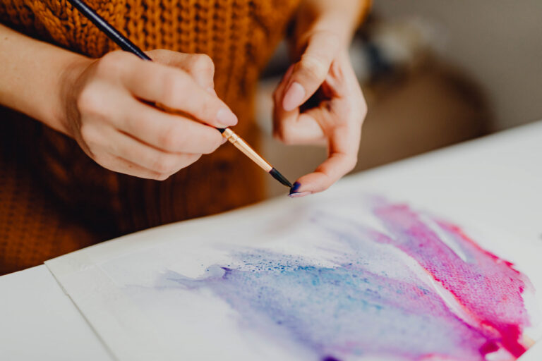 5 WELLBEING BENEFITS OF TAKING UP A NEW HOBBY TODAY