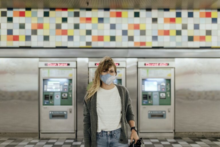 How To Look Stylish & Keep Comfortable When Travelling