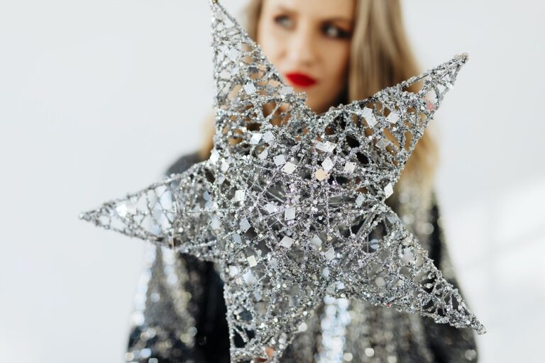 FESTIVE FEELS: THE IDEAL JEWELLERY TO ACCESSORISE WITH THIS CHRISTMAS