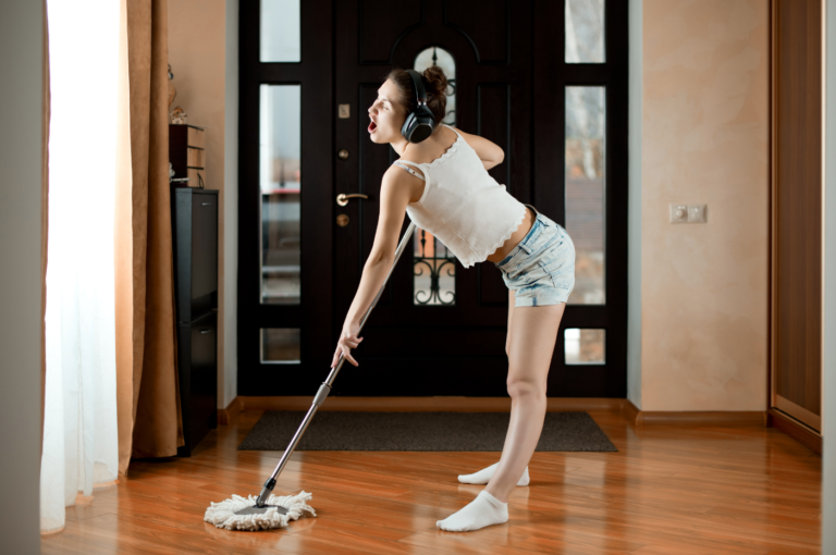 10 IDEAL CLEANING TIPS TO GET YOUR HOME SUMMER PARTY READY
