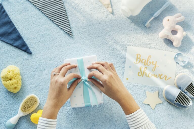 5 IDEAL LUXURY GIFTS FOR A BABY SHOWER