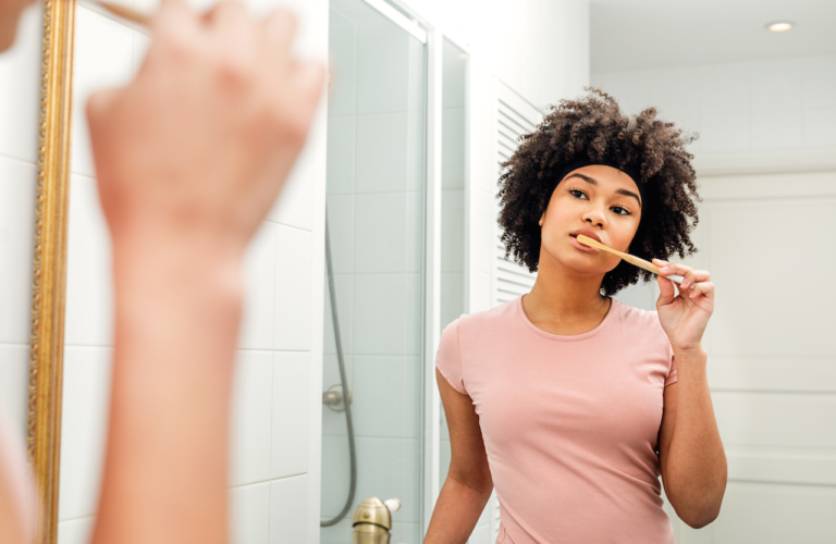 7 TIPS FOR MAINTAINING HEALTHY ORAL HYGIENE