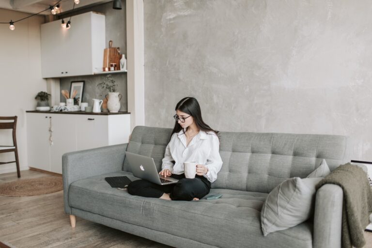 Smart Tips On How To Maximise Your Space In Your Studio Flat
