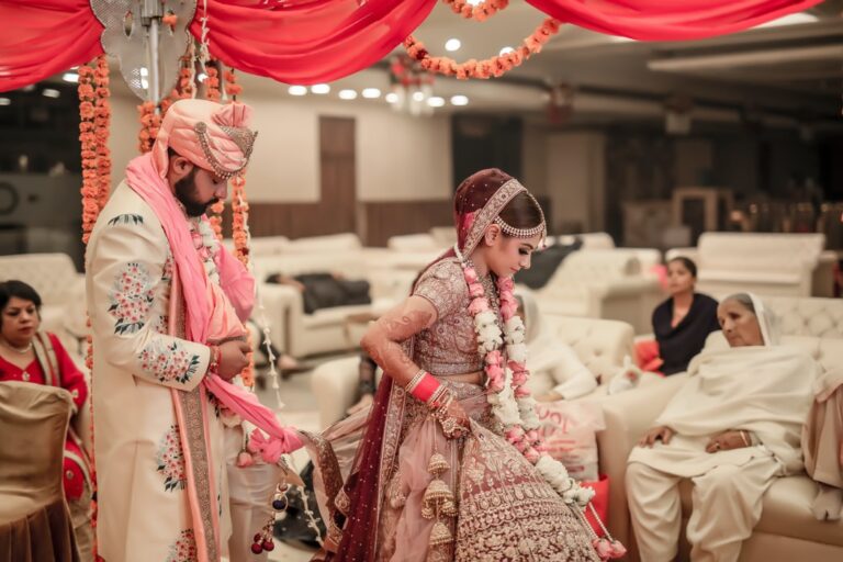 4 TIPS ON WHAT TO WEAR TO AN INDIAN WEDDING