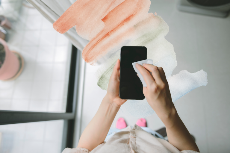 7 EVERYDAY ITEMS YOU MIGHT NOT BE SANITISING REGULARLY ENOUGH