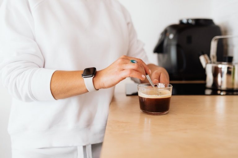 HOW TO MATCH YOUR SMARTWATCH WITH YOUR OUTFIT