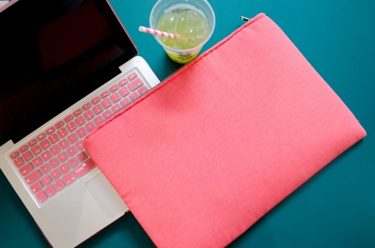 6 TIPS ON BUYING THE BEST QUALITY LAPTOP SLEEVE