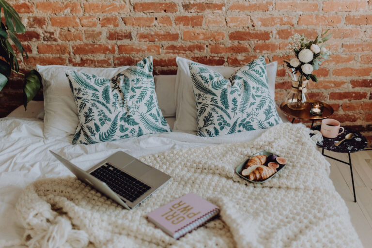 THE IDEAL GUIDE TO WORKING WITH BARE BRICK IN INTERIOR DESIGN