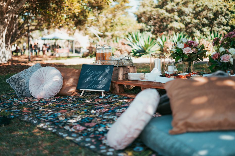 HOW TO THROW A STYLISH GARDEN PARTY THIS SUMMER IN 7 SIMPLE STEPS