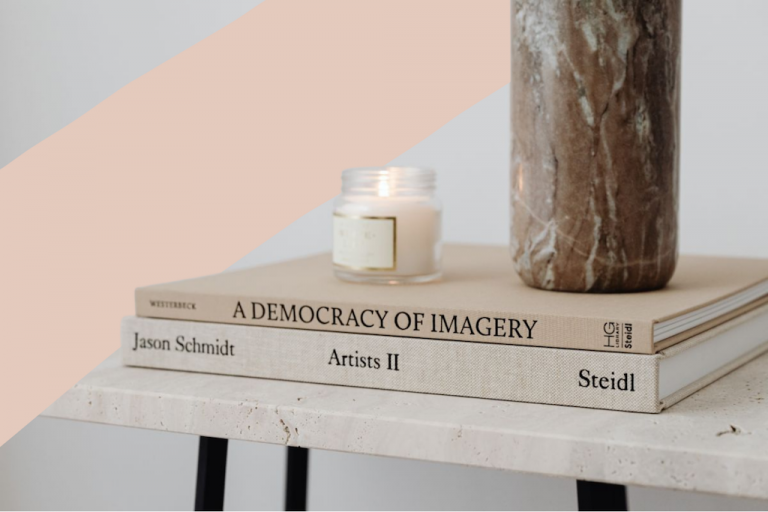 5 CLEVER WAYS TO USE BOOKS AS EYE-CATCHING DÉCOR IN YOUR HOME