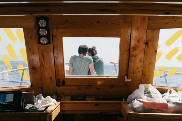 DESIGN TIPS FOR DECORATING A HOUSEBOAT