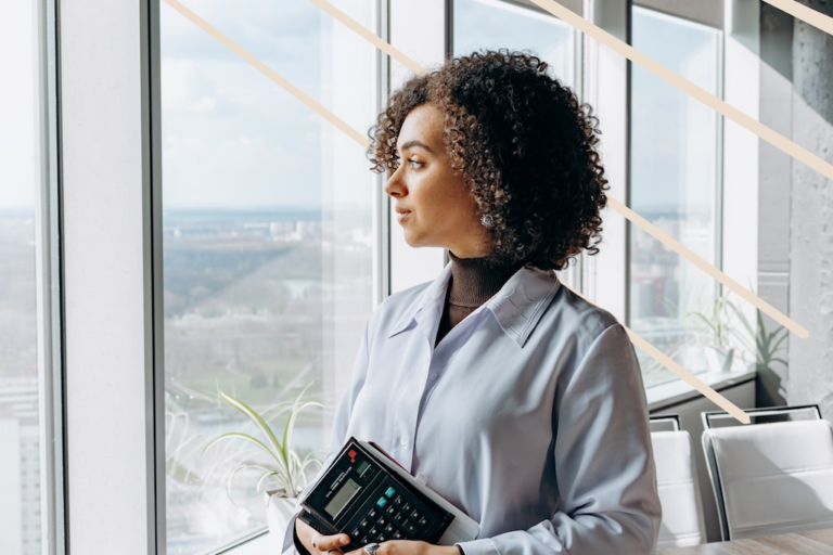 HOW TO IMPROVE YOUR FINANCIAL OUTLOOK IN 2022