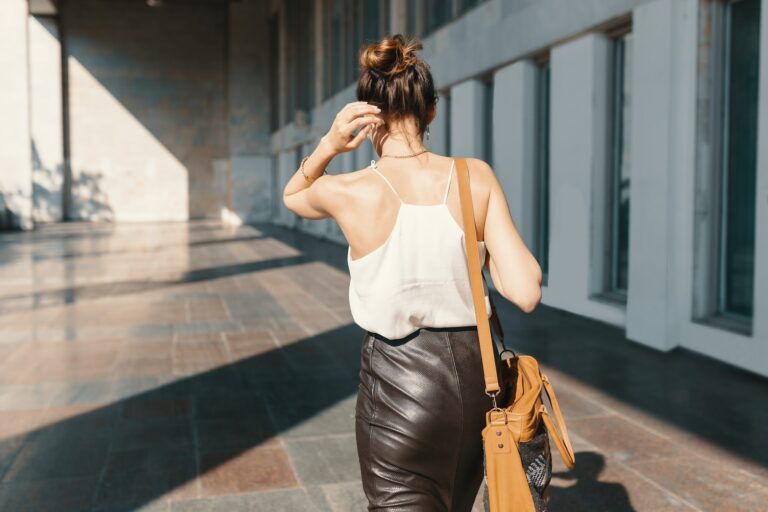 The Only 10 Items You’ll Ever Need For The Ideal Minimalist Wardrobe
