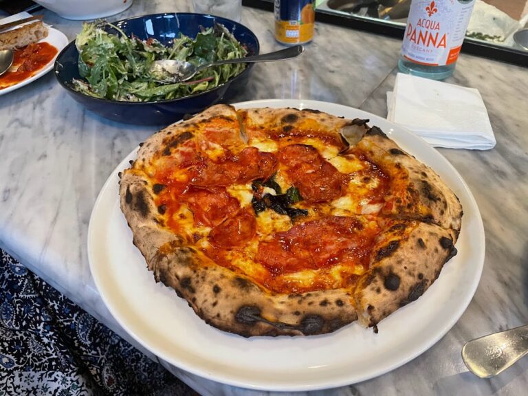 Ideal Eats: Pizzeria Mazzie, Bangkok