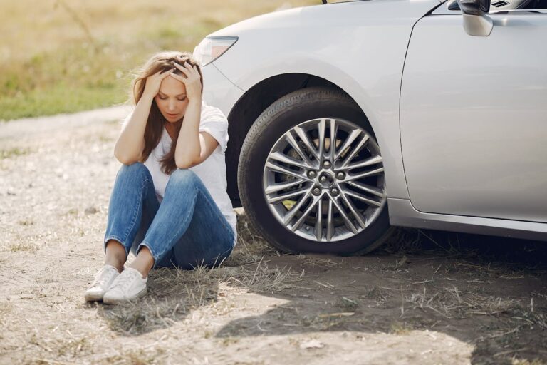 5 Indispensable Items To Carry In Case In Your Car Of An Emergency