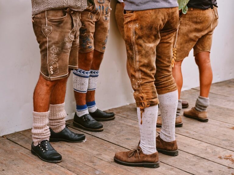 Is It Culturally Appropriate To Wear Lederhosen To Oktoberfest?