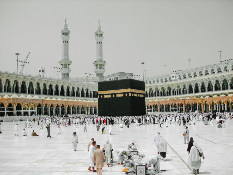 The Essential Guide To Planning Your Umrah: Expert Tips For British Muslims