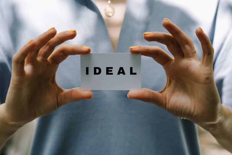 Do Business Cards Still Matter In 2025?